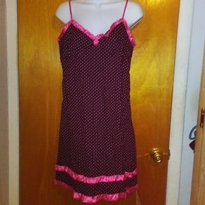 Black and pink polkadot Nighty